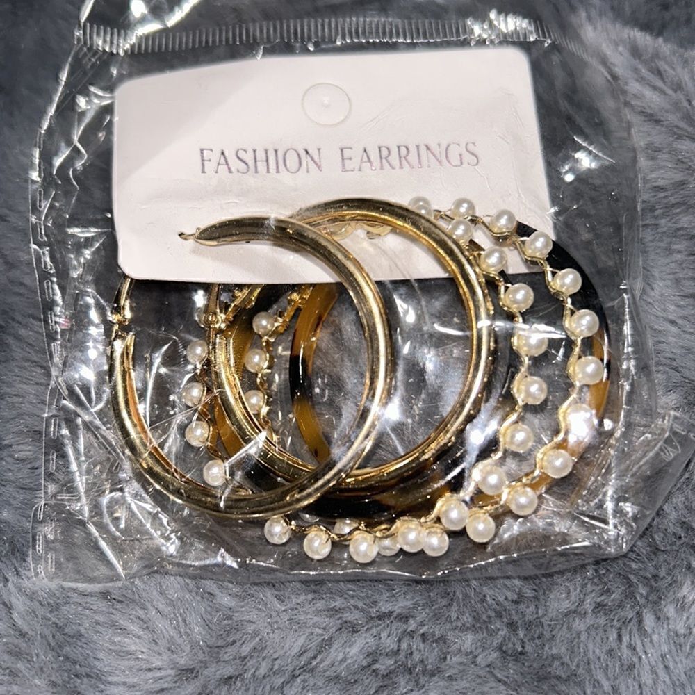 Hoop Earring Set - Picture 2 of 3